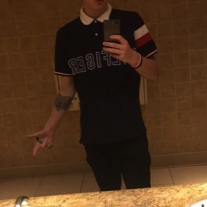 Tommy Hilfiger lettered collard tee